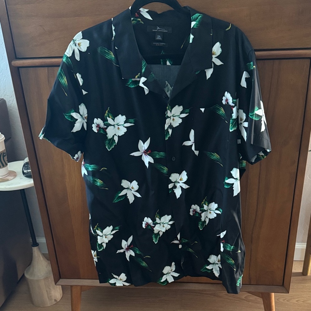 Marc Anthony Black Floral Short-Sleeve Button-Down Shirt
